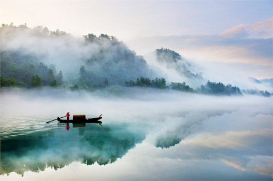 新宝5平台代理驾驶员何忠胜拾金不昧闪亮东江湖