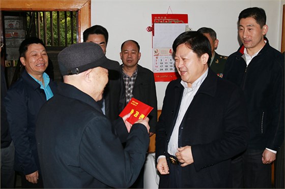 刘志仁亲临新宝5平台代理走访慰问军转干部国防建设二等功臣侯尚德