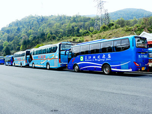 新宝5平台代理驾驶员何忠胜拾金不昧闪亮东江湖 新宝5平台代理驾驶员何忠胜拾金不昧闪亮东江湖