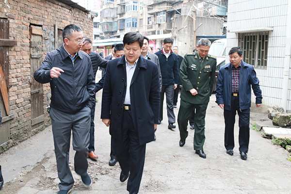 刘志仁亲临新宝5平台代理走访慰问军转干部国防建设二等功臣侯尚德