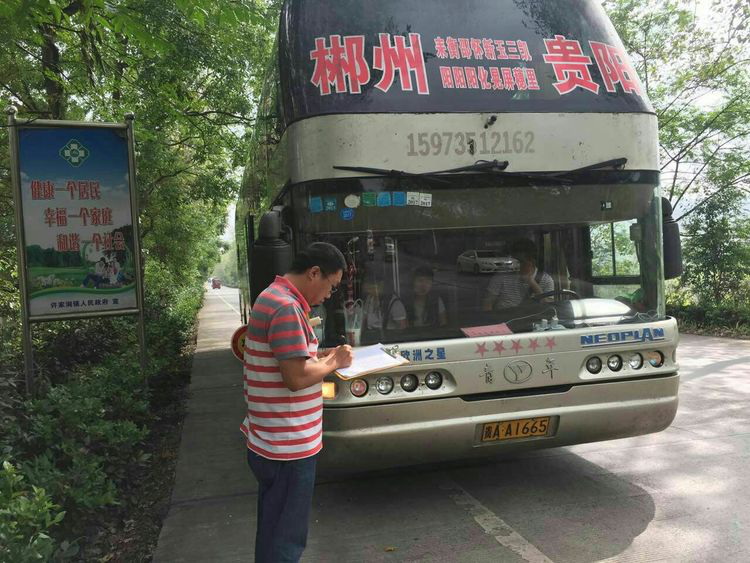 活跃在一线岗位的稽查中队 活跃在一线岗位的稽查中队