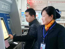 桂东汽车站及时处理售票机故障 桂东汽车站及时处理售票机故障